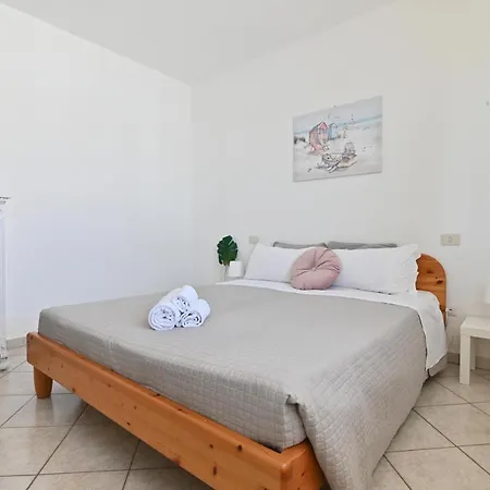 Izzhome Maris Nyaraló *