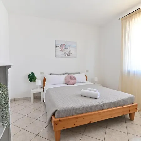 Izzhome Maris Nyaraló Pula